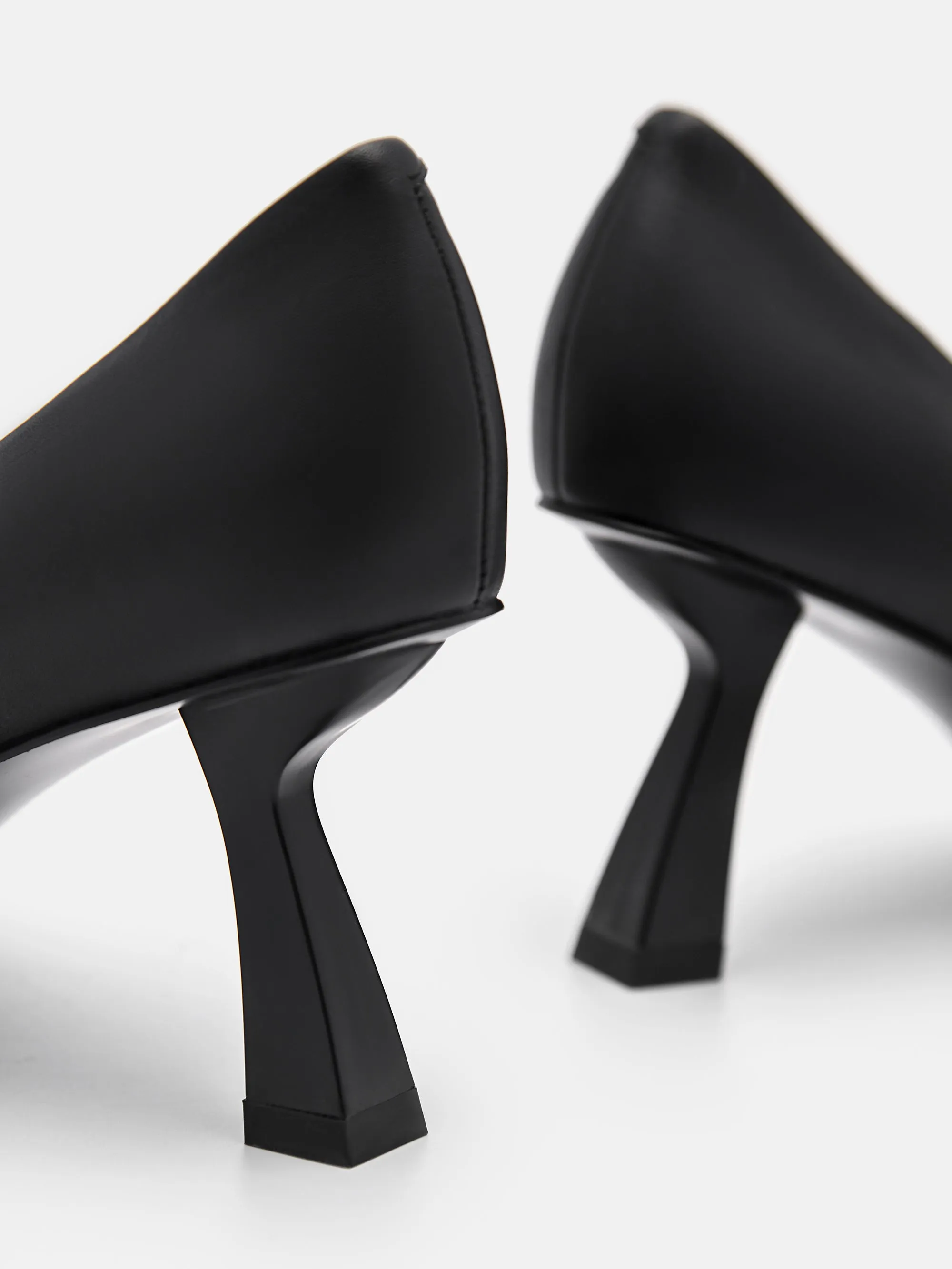 Amelie Leather Pumps