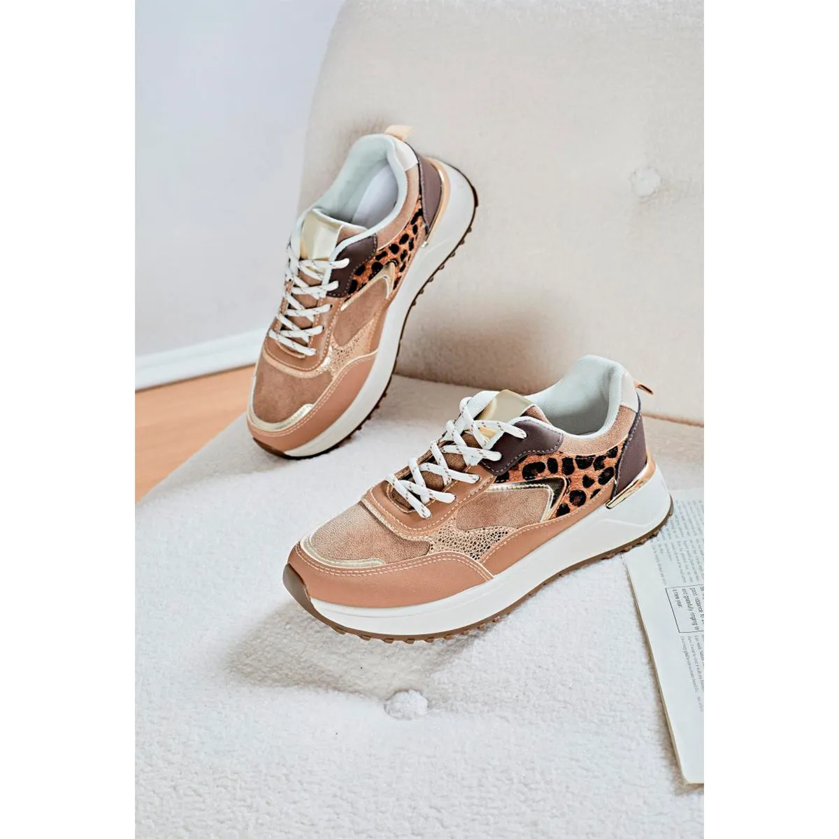 Brune sneakers med leopard og snørebånd
