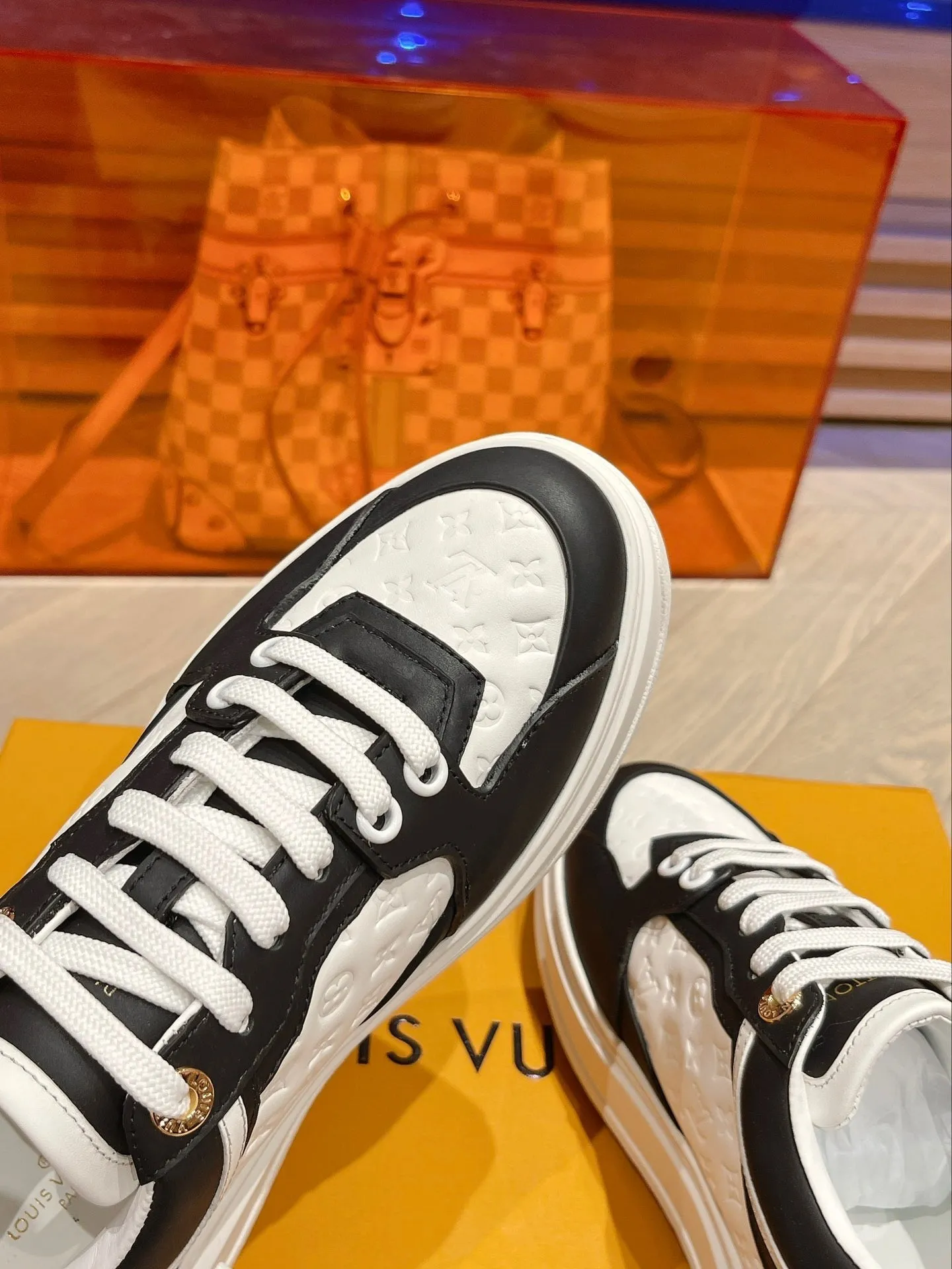 SE1130 LB Time Out Sneaker / Size5-10