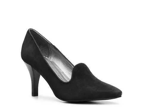 TAHARI Women's  -Jada-  Black Suede Pump 9M