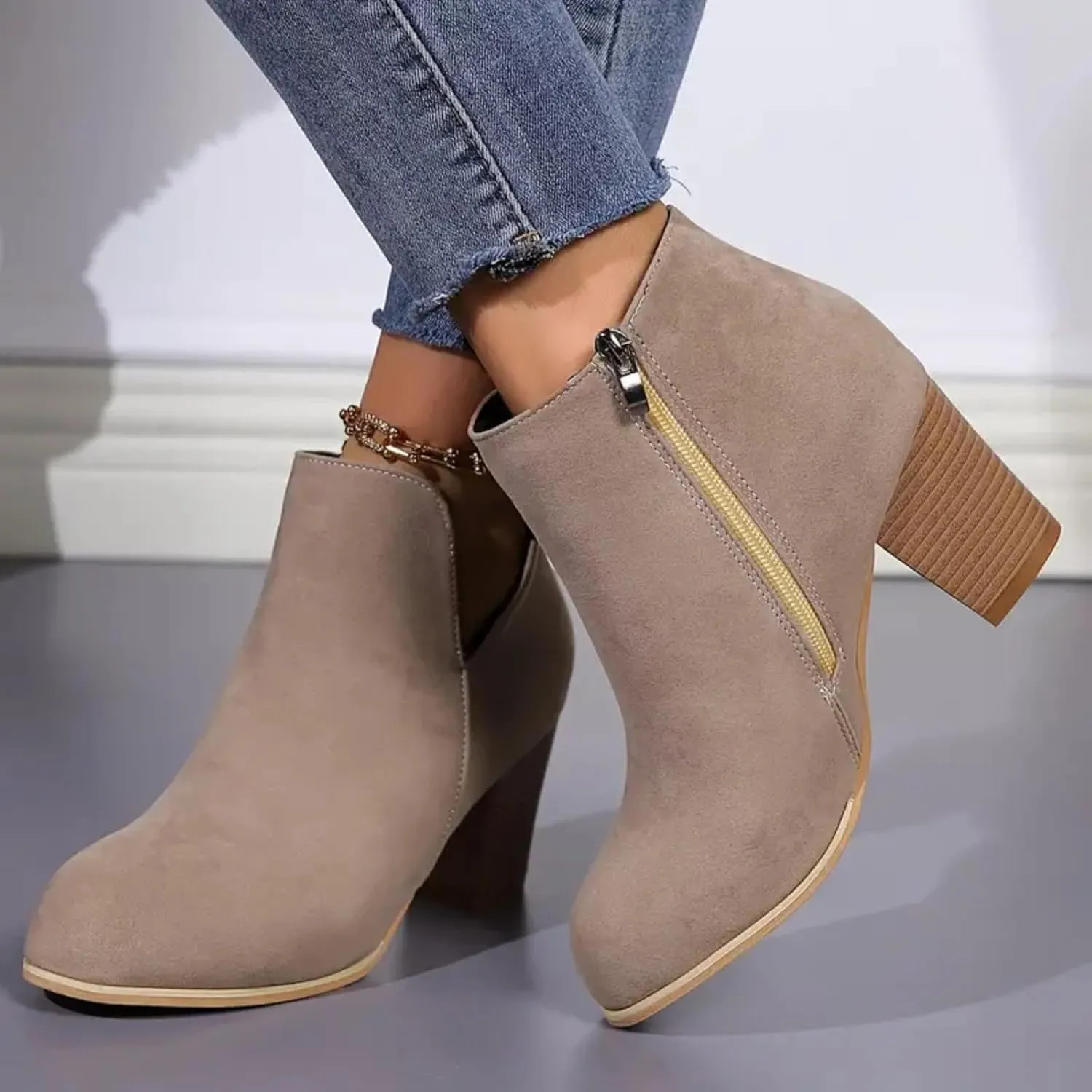 Women's Ankle Boots & Booties Fashion Large Size Side V Cutouts Chunky Pointed Toe Print High Heels Booties Shoes