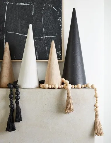 Wood Cone Tree - Lg Black